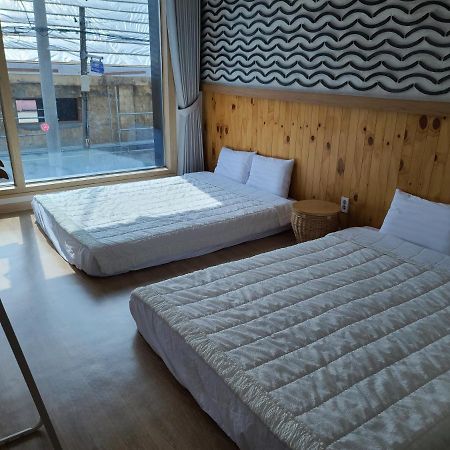 38Th Street Guesthouse Мокпо Экстерьер фото